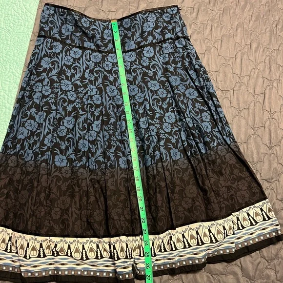 Coupe collection midi a-line skirt. Size 10 - Picture 5 of 6